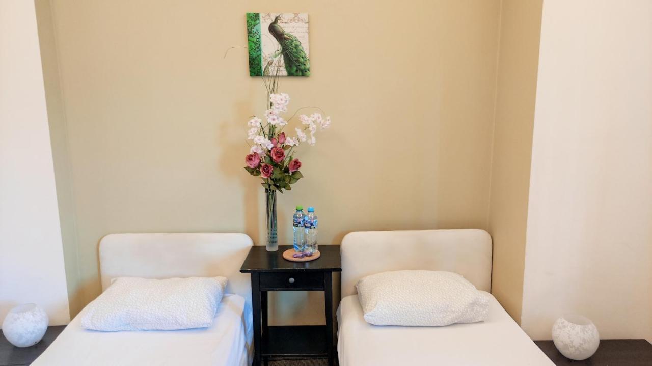 وارسو Helvetia Plus B&B - Private Rooms And Apartments المظهر الخارجي الصورة