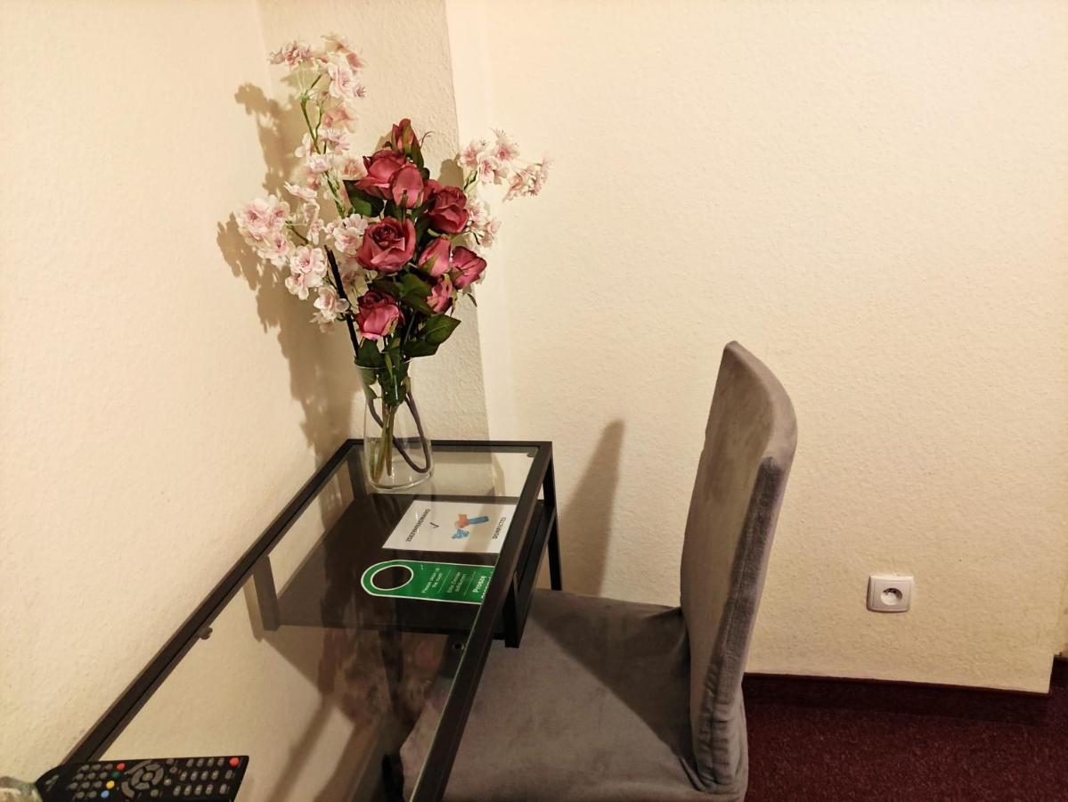 وارسو Helvetia Plus B&B - Private Rooms And Apartments المظهر الخارجي الصورة