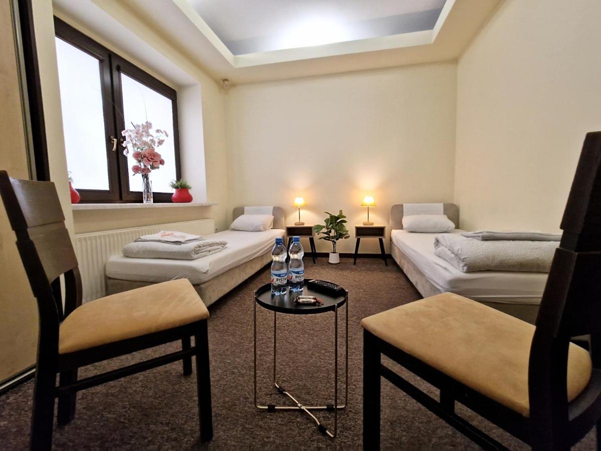 وارسو Helvetia Plus B&B - Private Rooms And Apartments المظهر الخارجي الصورة