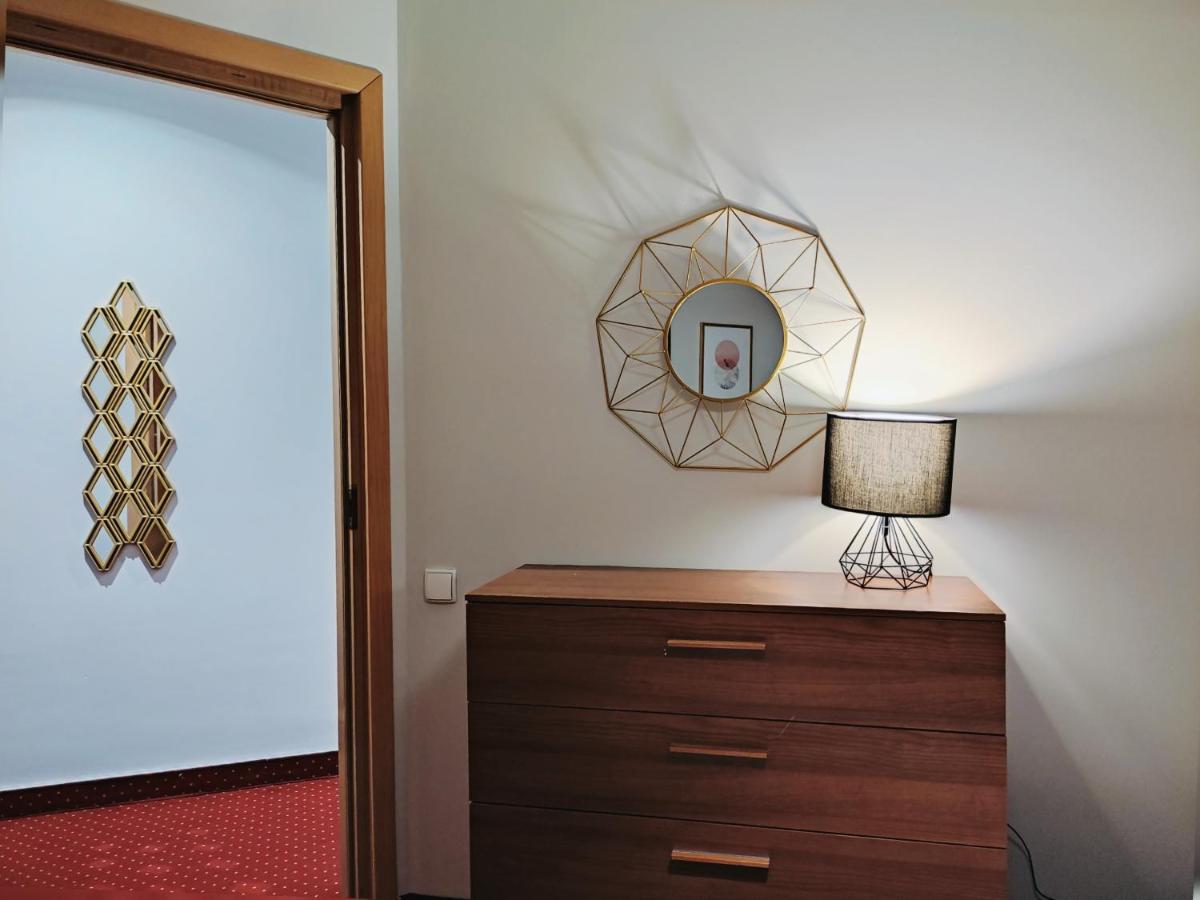 وارسو Helvetia Plus B&B - Private Rooms And Apartments المظهر الخارجي الصورة